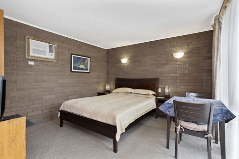 A1 Motels Port Fairy Motel And Apartments - Australia Accommodation 4