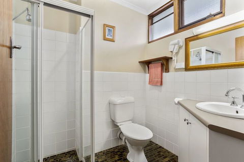 A1 Motels Port Fairy Motel And Apartments - Australia Accommodation 6