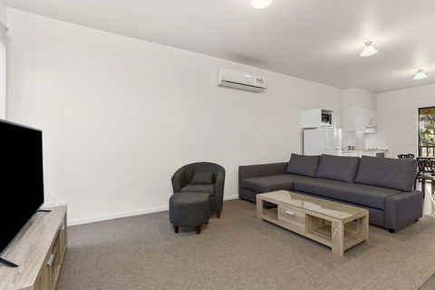 A1 Motels Port Fairy Motel And Apartments - Australia Accommodation 1
