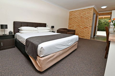 Burke And Wills Motor Inn - Australia Accommodation 6