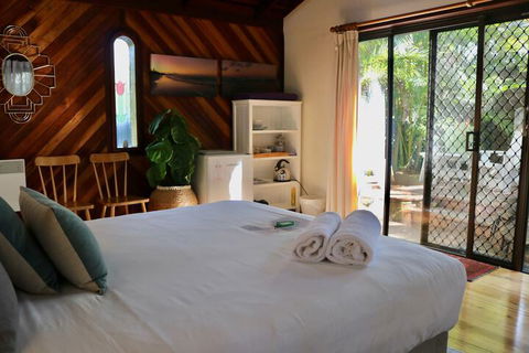 A Beach House At Byron - Australia Accommodation 7