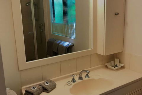 Cocos Beach Bungalows - Australia Accommodation 7