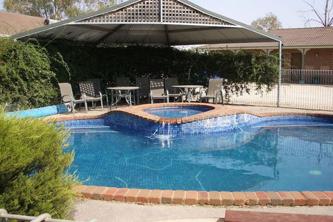 Arcadia Motor Inn - Australia Accommodation 6