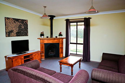 Twin Trees Country Cottages - Australia Accommodation 5