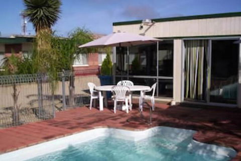 Corowa Motor Inn - Australia Accommodation 7
