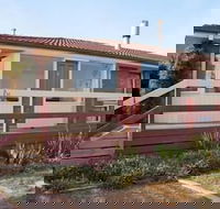 Yarra Glen Racecourse Apartments - Australia Accommodation