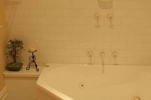 Merre Bes - Australia Accommodation 4