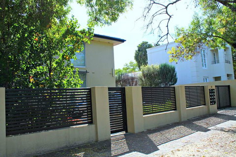 Adelaide DressCircle Apartments Childers Street - Australia Accommodation 5