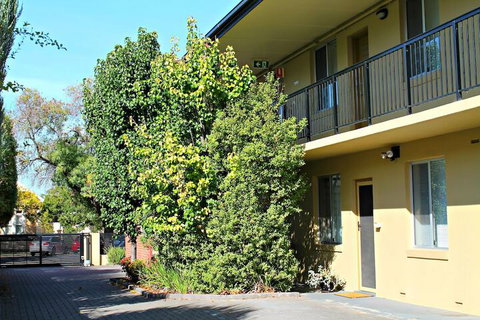 Adelaide DressCircle Apartments Childers Street - Australia Accommodation 4