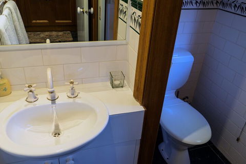 Arnica Views - Australia Accommodation 7