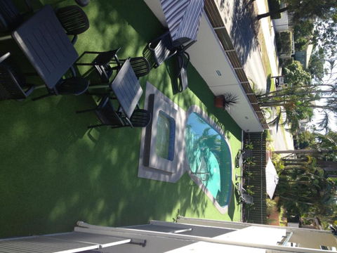 Noosa Parade Holiday Inn - Australia Accommodation 4