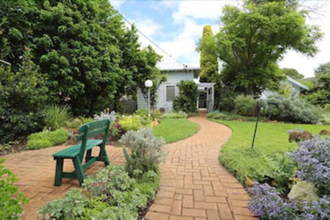 Jacaranda Guest House - Australia Accommodation 0