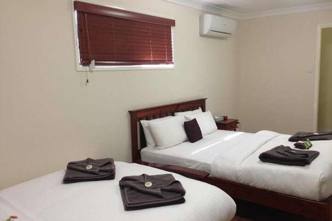 Mapleton Cabins & Caravan Park - Australia Accommodation 5