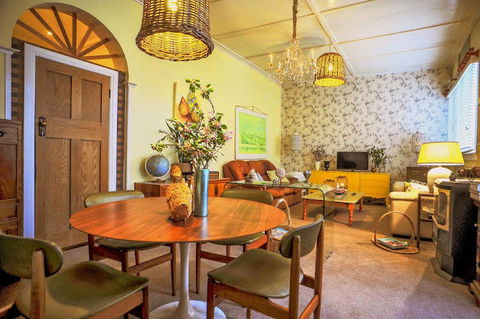 Cromwell House - Australia Accommodation 4