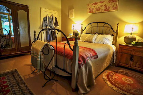 Cromwell House - Australia Accommodation 6