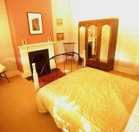 Cromwell House - Australia Accommodation