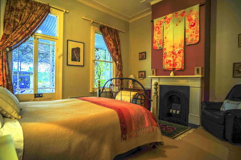 Cromwell House - Australia Accommodation 3