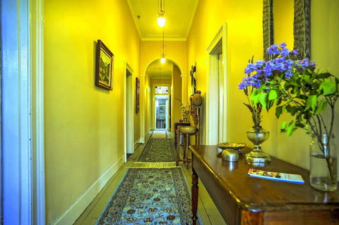 Cromwell House - Australia Accommodation 5
