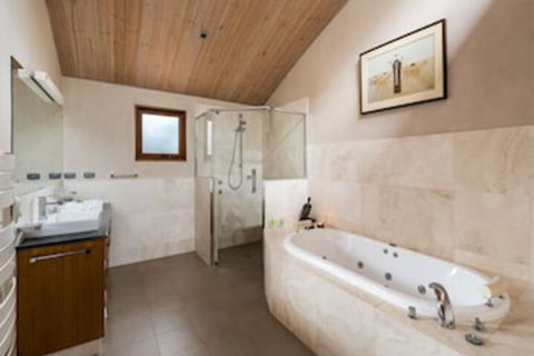 Aiyana Retreat - Australia Accommodation 0