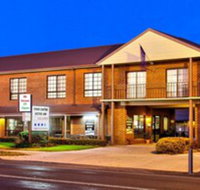 Holbrook Town Centre Motor Inn