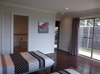 Swan Lake Guest House - Australia Accommodation 6