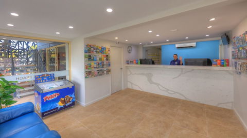 Alex Beach Cabins - Australia Accommodation 2