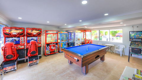 Alex Beach Cabins - Australia Accommodation 3