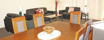 Aquarius Resort Holiday Apartments - Australia Accommodation 3