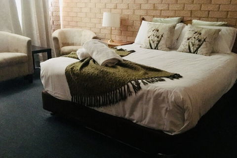 Golden Chain Aalana Motor Inn - Australia Accommodation 3