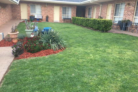 Golden Chain Aalana Motor Inn - Australia Accommodation 1