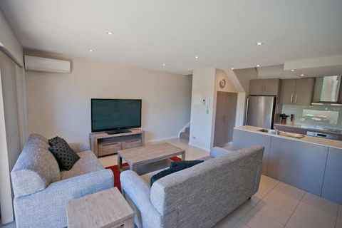 K Bay 7 - Australia Accommodation 0