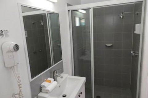 Ocean Shores Motel - Australia Accommodation 4