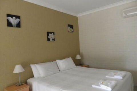 Ocean Shores Motel - Australia Accommodation 7