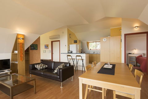 Tennessee Hill Chalets - Australia Accommodation 6