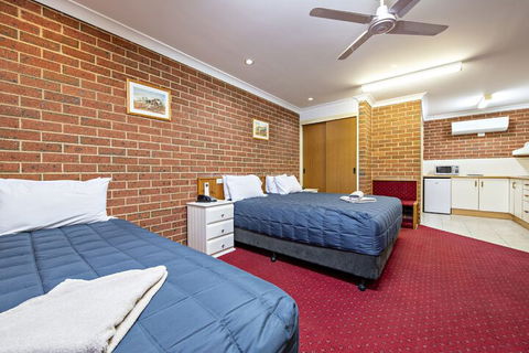 Matilda Motor Inn - Australia Accommodation 6
