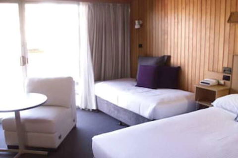 Court Street Motel - Australia Accommodation 3