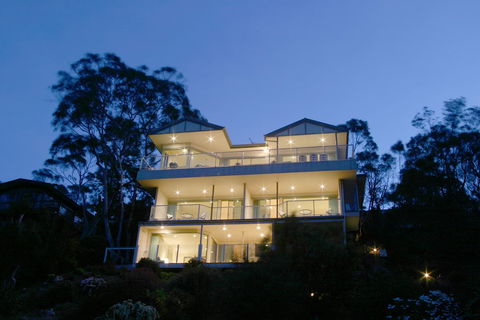 Arthurs Views - Australia Accommodation 1