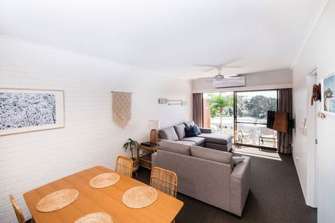 Mollymook Seascape Motel & Apartments - Australia Accommodation 6