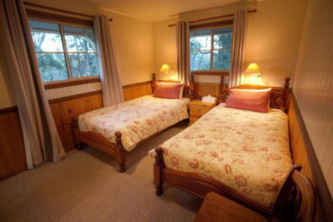 Accommodation Creek Cottages - Australia Accommodation 0