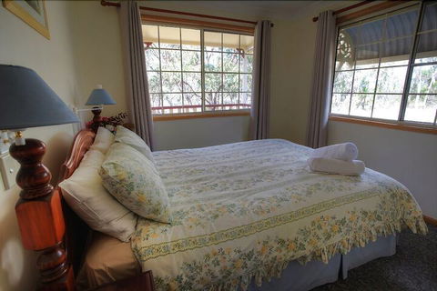 Accommodation Creek Cottages - Australia Accommodation 7