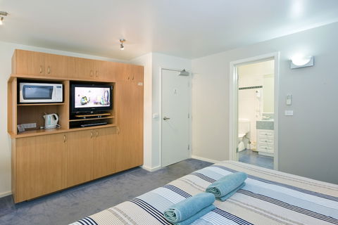 Anchorage Motel And Villas - Australia Accommodation 3