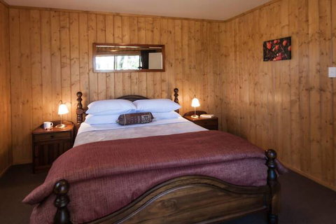 Balingup Heights Hilltop Forest Cottages - Australia Accommodation 4