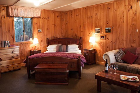 Balingup Heights Hilltop Forest Cottages - Australia Accommodation 6