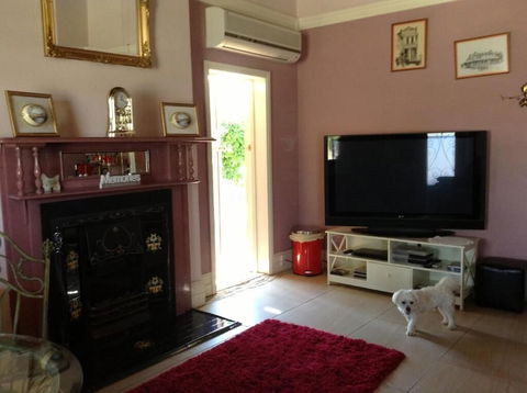 Must Love Dogs B&b - Australia Accommodation 3