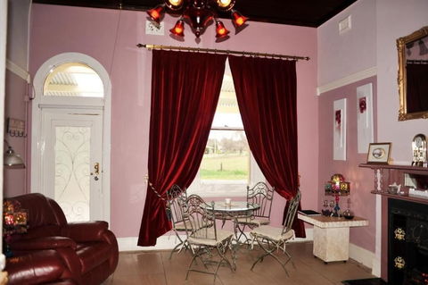 Must Love Dogs B&b - Australia Accommodation 4