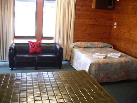 Aaroona Holiday Resort - Australia Accommodation 0