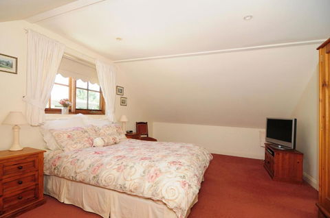 Daisy Cottage - Australia Accommodation 4