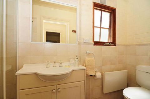 Daisy Cottage - Australia Accommodation 6