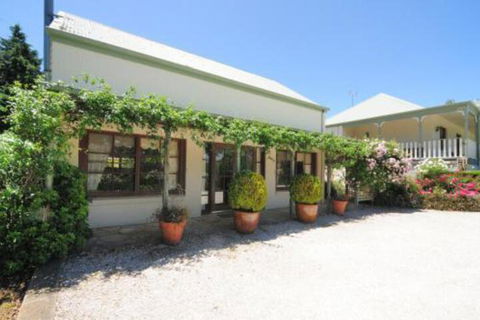 Daisy Cottage - Australia Accommodation 0