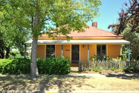 Cooma Cottage - Australia Accommodation 5